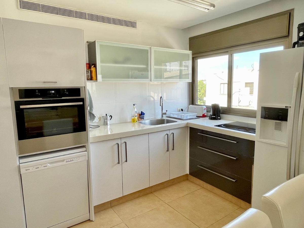 Beautiful 2-Bedroom Condo In The Heart Of Tel Aviv Luaran gambar